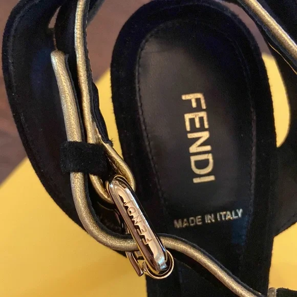 Fendi Size 37.5 - Picture 11 of 11